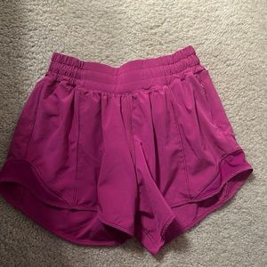 Lululemon Ripened Raspberry Hotty Hots